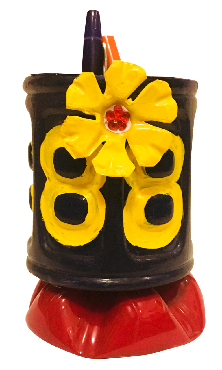 Marry Gold Pen Stand